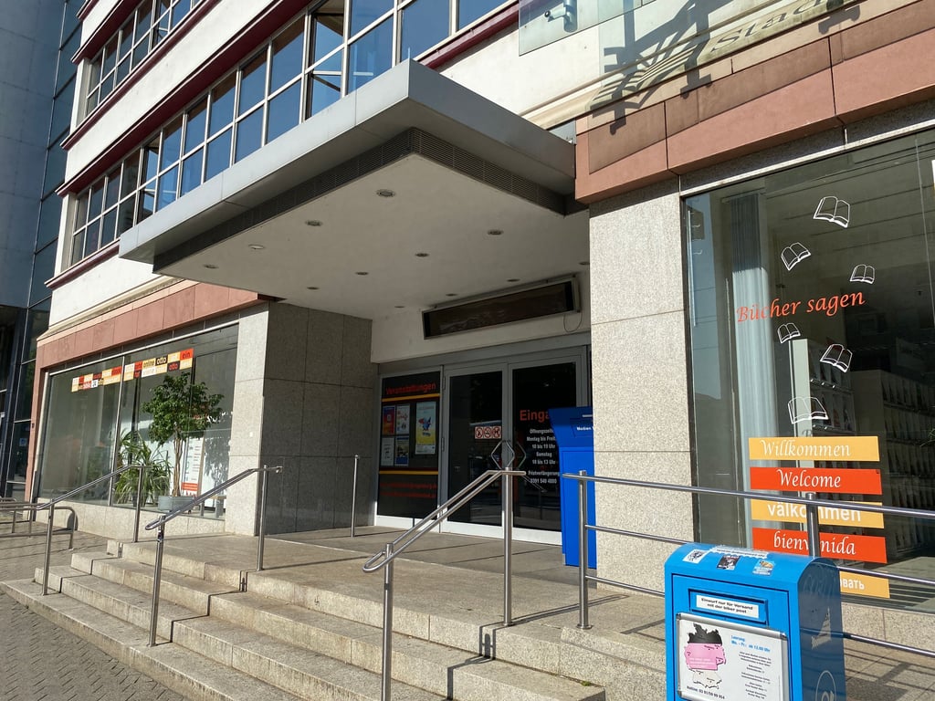 Die Magdeburger Zentralbibliothek hat ihren Sitz am Breiten Weg. Sie soll mit der Volkshochschule unter einem Dach vereint werden.