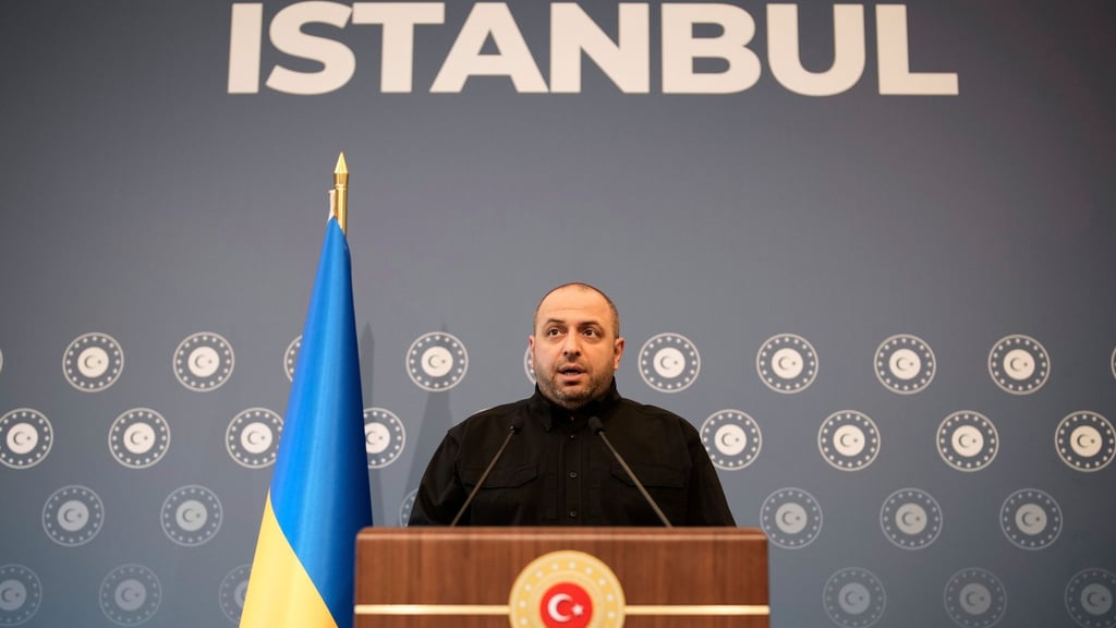 Ex-Verteidigungsminister Rustem Umjerow ist einer der Hauptunterhändler von Kiew und wurde jetzt als Zeuge in einem Schmiergeldskandal vernommen. (Archivbild)