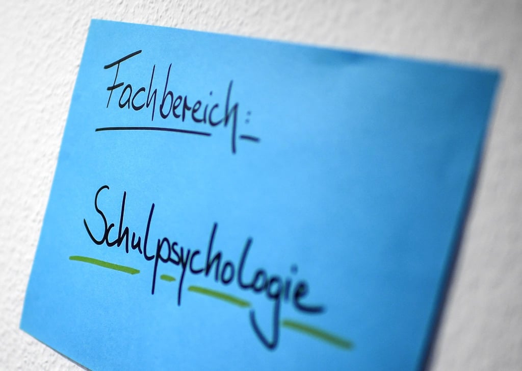 Die Grünen beklagen einen Mangel an Schulpsychologen in Sachsen. (Symbolbld)