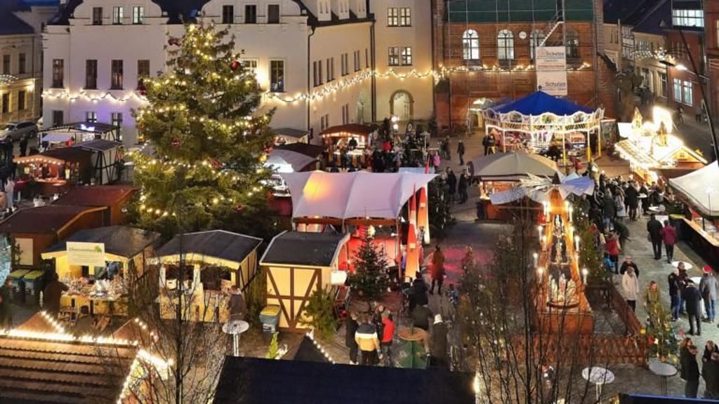Zum Weihnachtsmarkt 2025 wird in Stendal unter anderem der gesamte Bereich rund um den Marktplatz gesperrt.