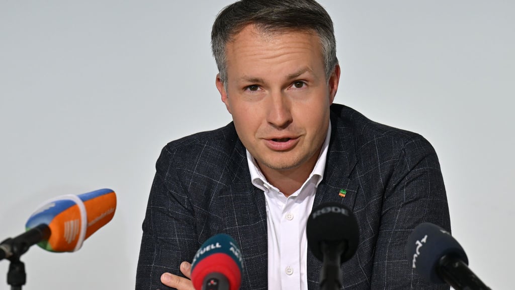 Thüringens CDU-Fraktionschef Andreas Bühl hat eine Sondersitzung des Landtags zum Thema Bürokratieabbau angekündigt. (Archivbild)