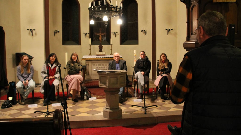 Bereits 2024 fand auf Initiative der BI „Halles Grüner Norden“ ein Bürgergespräch zur JVA Tornau statt. 