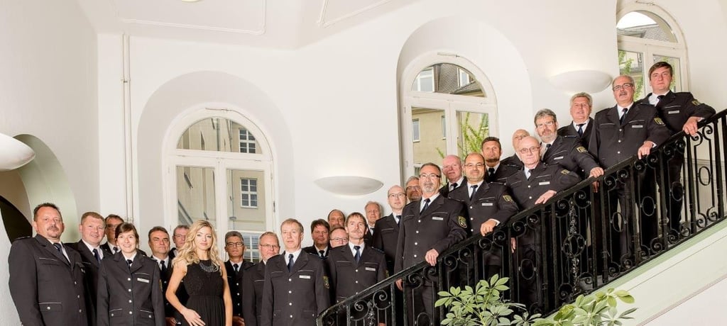 Das Landespolizeiorchester Sachsen-Anhalt gibt am 10. Dezember 2025 im Alten Theater in Magdeburg ein Weihnachtskonzert.