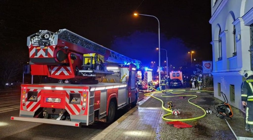 In der Magdeburger Straße in Halle ist es in der Nacht zum Mittwoch zu einem Kellerbrand gekommen.