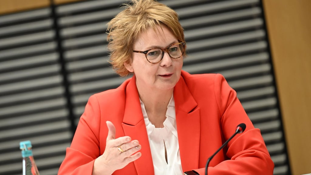Daniela Behrens (SPD), Innenministerin von Niedersachsen. Im Bundesrat will Niedersachsen einen Gesetzesentwurf einbringen. (Archivbild)