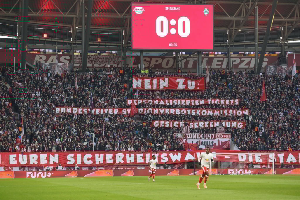 Klare Botschaft der RB-Fans zu den geplanten, neuen Sicherheitsmaßnahmen in deutschen Stadien