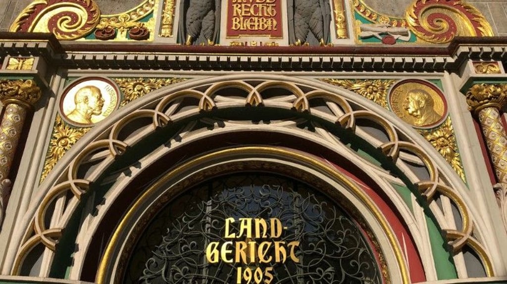 Ort der Entscheidung: Das Landgericht Halle hat einen Inhaber von Einrichtungen zur Altenpflege wegen Betrugs in der Pflege verurteilt.
