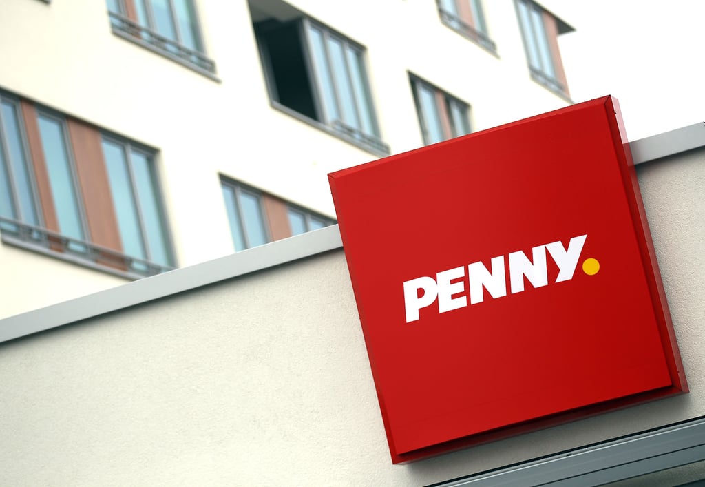 Das Logo des Discounters Penny: Die Supermarktkette schließt eine ihrer Filialen in Magdeburg.