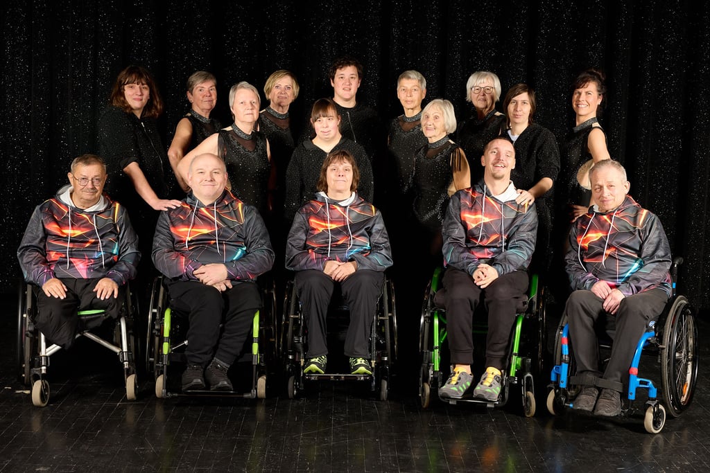 Die von Nicole Halfpaap betreute Gruppe, die bei der Inklusiven Tanzshow in Magdeburg auftritt.