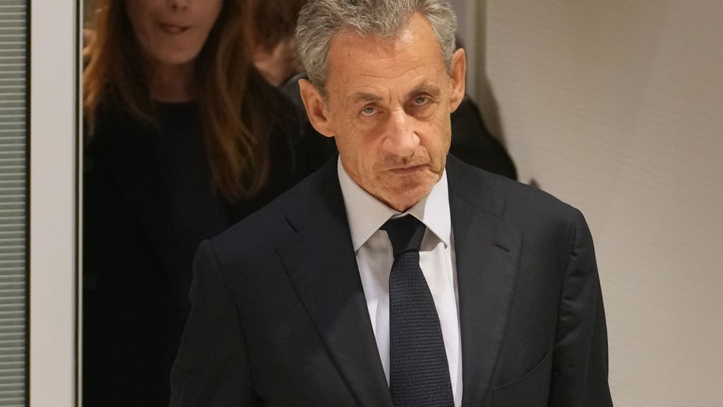 Frankreichs Ex-Präsident Sarkozy muss eine weitere Haftstrafe verbüßen (Archivbild)