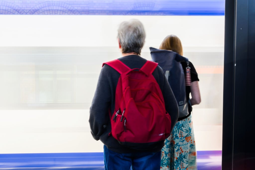 Viele Menschen sind auch im Rentenalter noch aktiv auf dem Arbeitsmarkt. (Symbolbild)