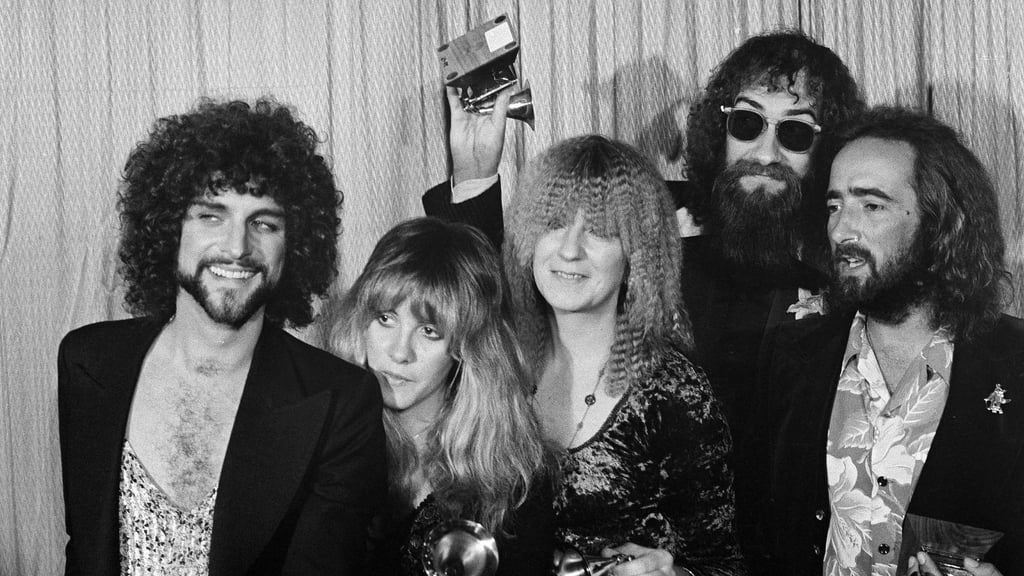 1978 erhielten John McVie (r) und Fleetwood Mac den Grammy in der Kategorie Album des Jahres für „Rumours“. (Archivbild)