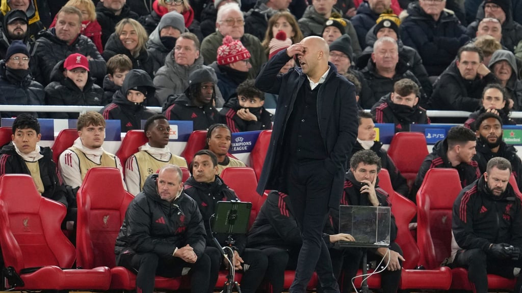 Trainer Arne Slot macht mit dem FC Liverpool schwere Zeiten durch.