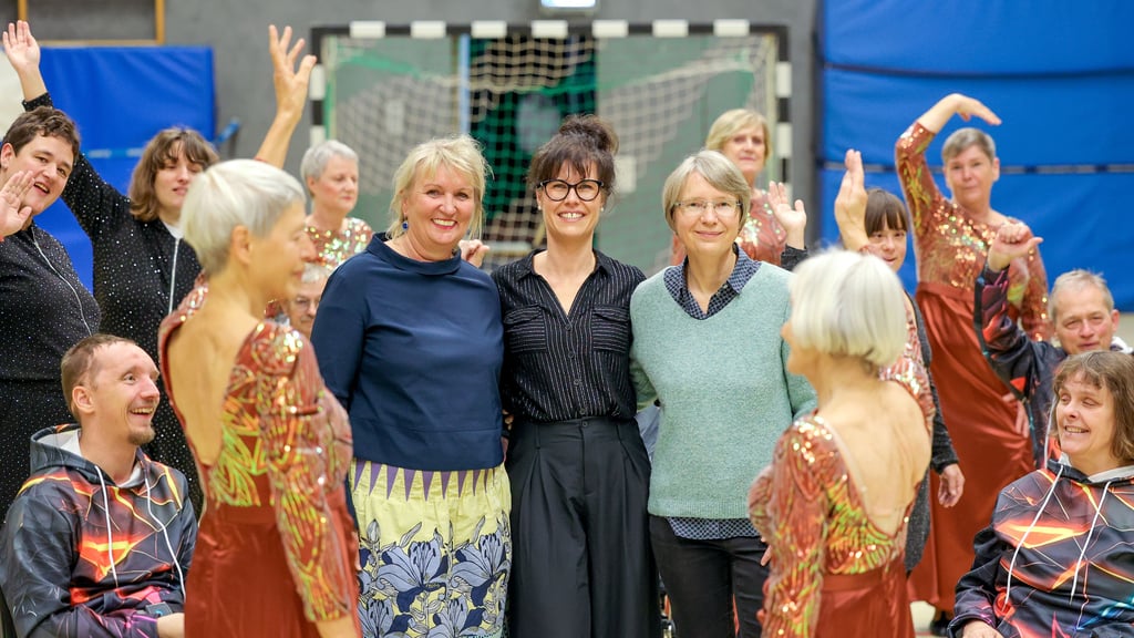 Angelika Wolters, Nicole Halfpaap und Sandra Eichler (von links) sind stellvertretend für das Organisationsteam der Inklusiven Tanzshow als Magdeburgerinnen des Jahres 2025 nominiert.