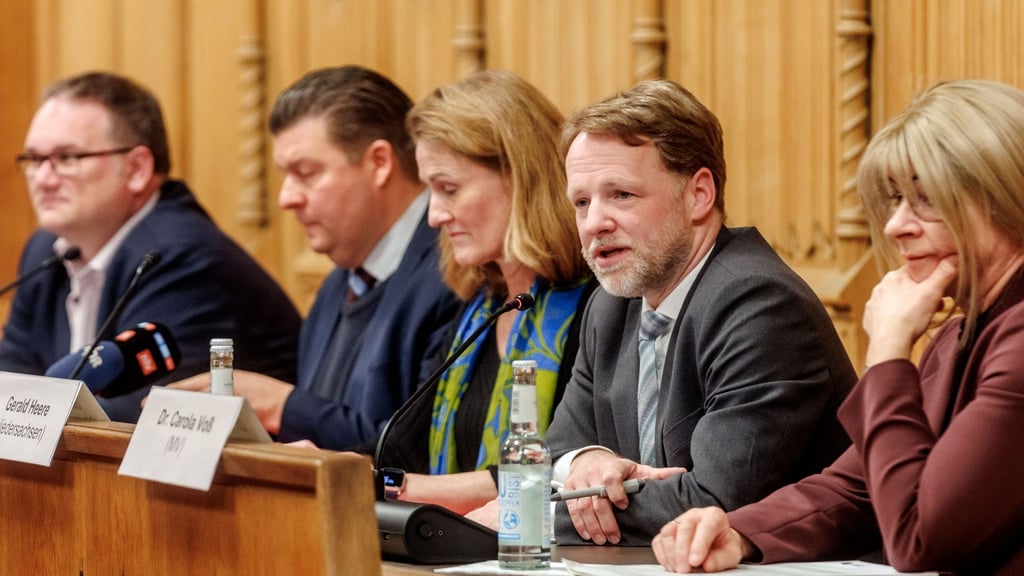 Die Finanzminister - und Senatoren der Nordländer berieten sich in Lübeck.