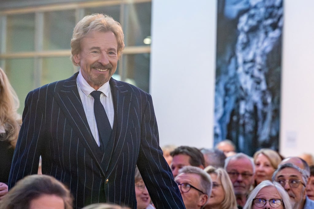 Moderator Thomas Gottschalk will sich nach einem Abschied aus dem TV-Geschäft für mindestens ein Jahr aus der Öffentlichkeit zurückziehen und reisen. (Archivbild)