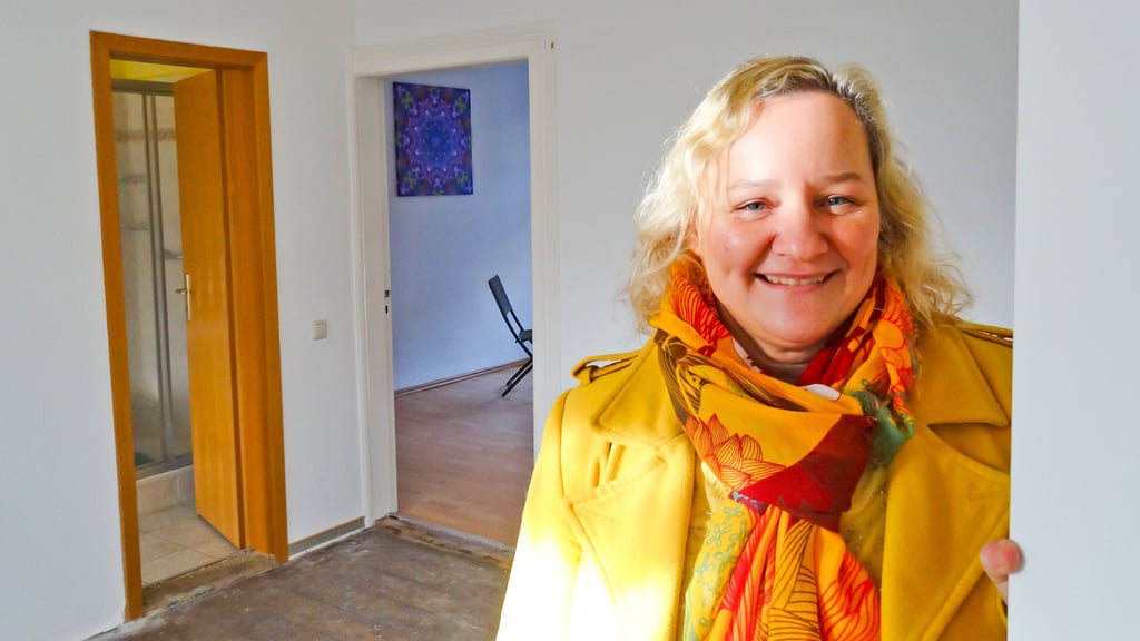 Nikola Teitge, hier im Haus an der Lindenstraße Seehausen (Altmark),  kämpft wie eine Löwin für das Vereinsprojekt   Pflegewohngemeinschaft.  