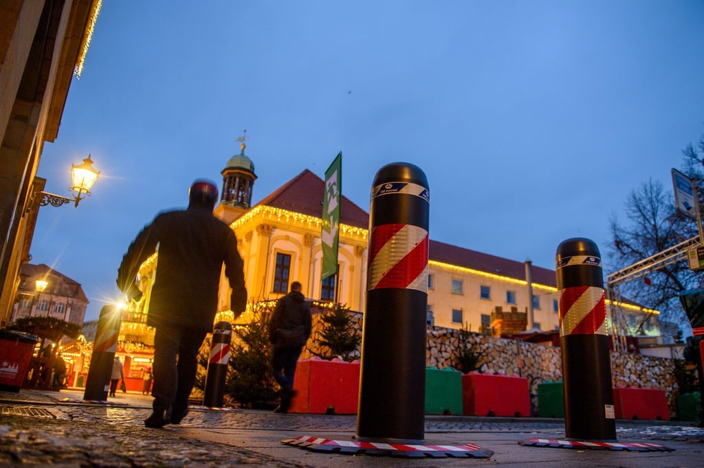 Der Weihnachtsmarkt in Magdeburg hat wieder geöffnet. (Archivbild)