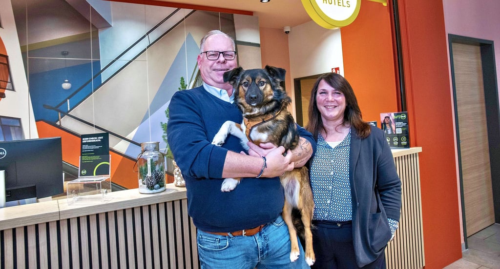 Ole und Rebecca Diedrichsen sind mit ihrem Hund Bonnie aus Schleswig nach Dessau gezogen.