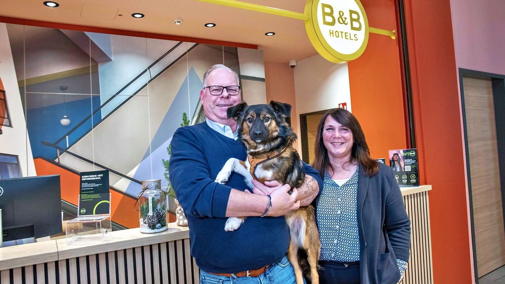 Ole und Rebecca Diedrichsen sind mit ihrem Hund Bonnie aus Schleswig nach Dessau gezogen.
