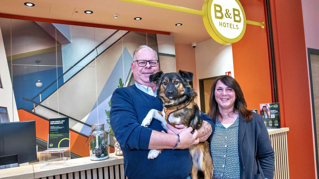 Ole und Rebecca Diedrichsen sind mit ihrem Hund Bonnie aus Schleswig nach Dessau gezogen.