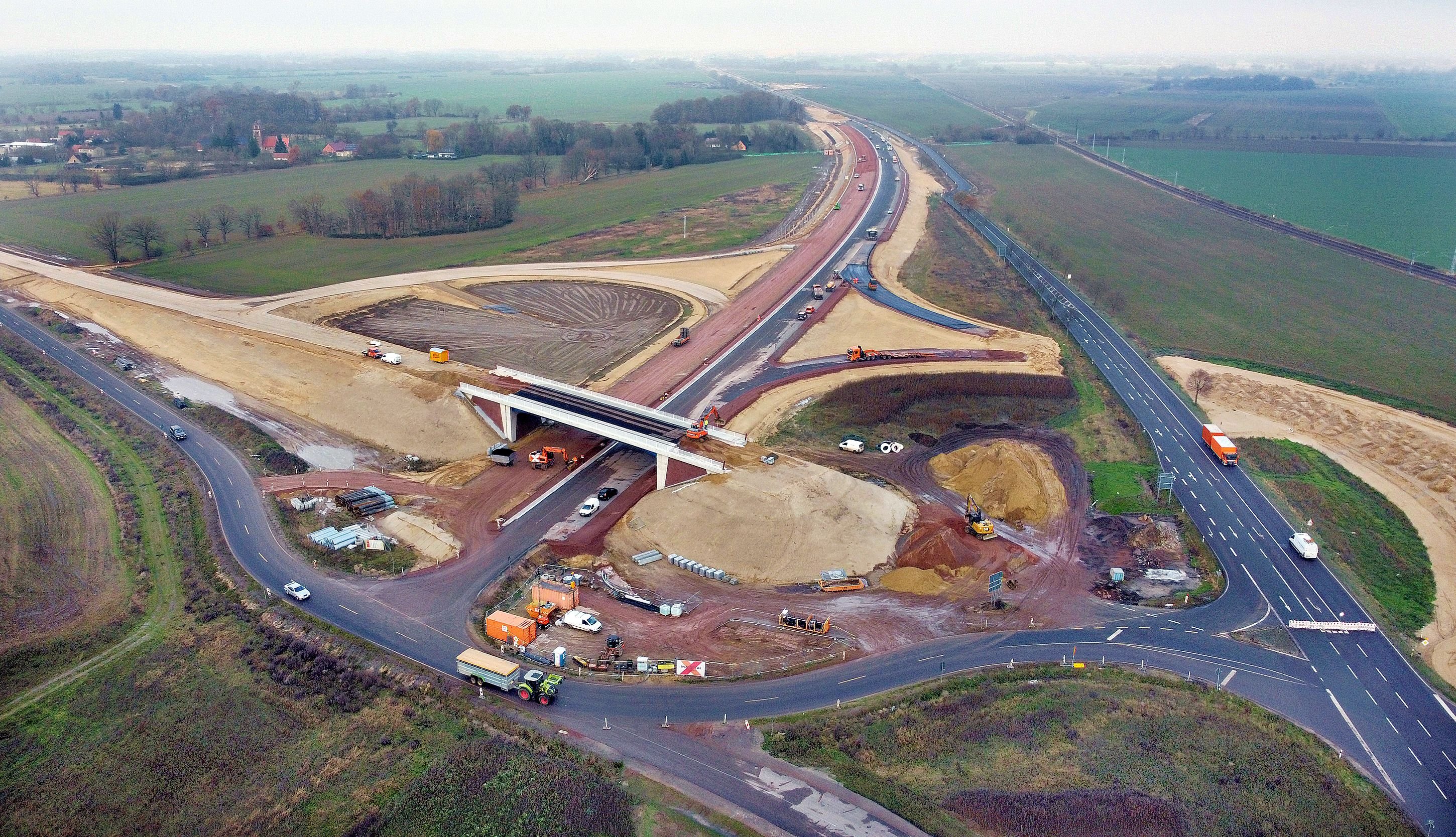 Autobahnprojekt in der Altmark: A14: Erste Fahrbahn zwischen Seehausen und Wittenberge nimmt Gestalt an