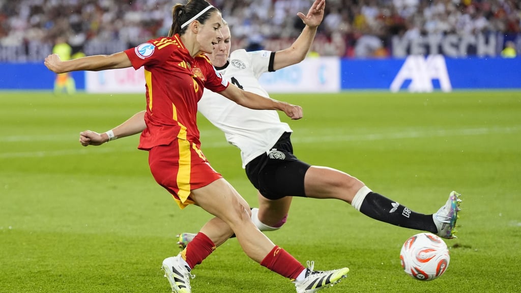 Das EM-Halbfinale im Sommer entschied Spaniens Aitana Bonmatí mit diesem Schuss. Wie geht es diesmal aus?