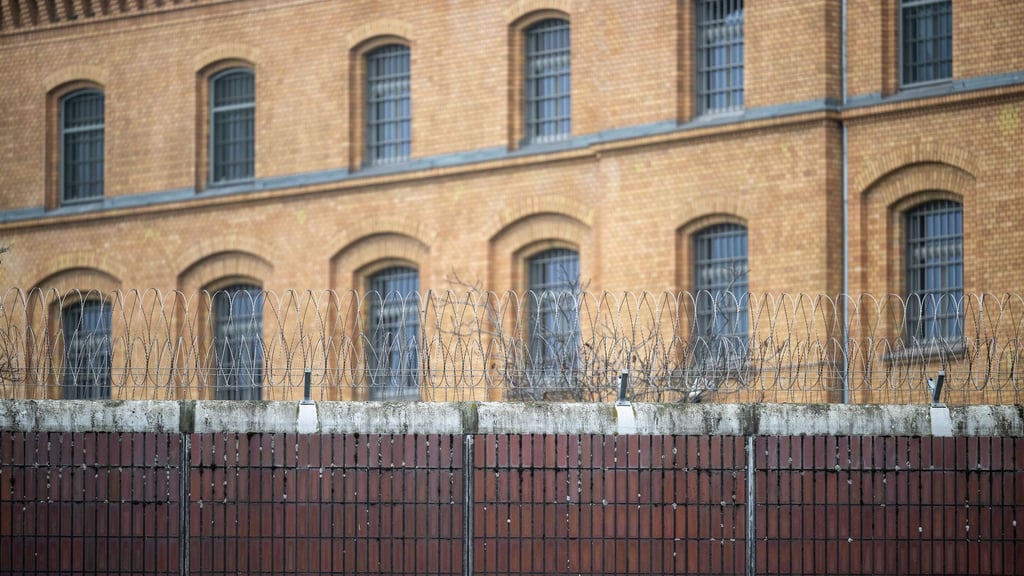 In der Justizvollzugsanstalt Moabit wird der erste Suizidpräventionsraum eröffnet. (Archivbild)