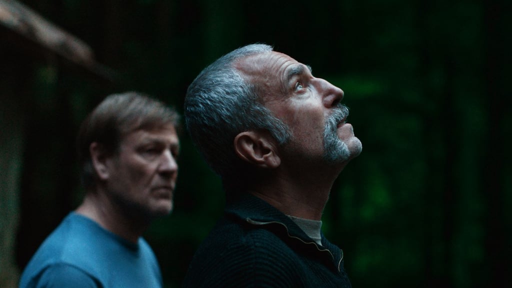 Daniel Day-Lewis (r) als Ray und Sean Bean als Jem in einer Szene das Films.