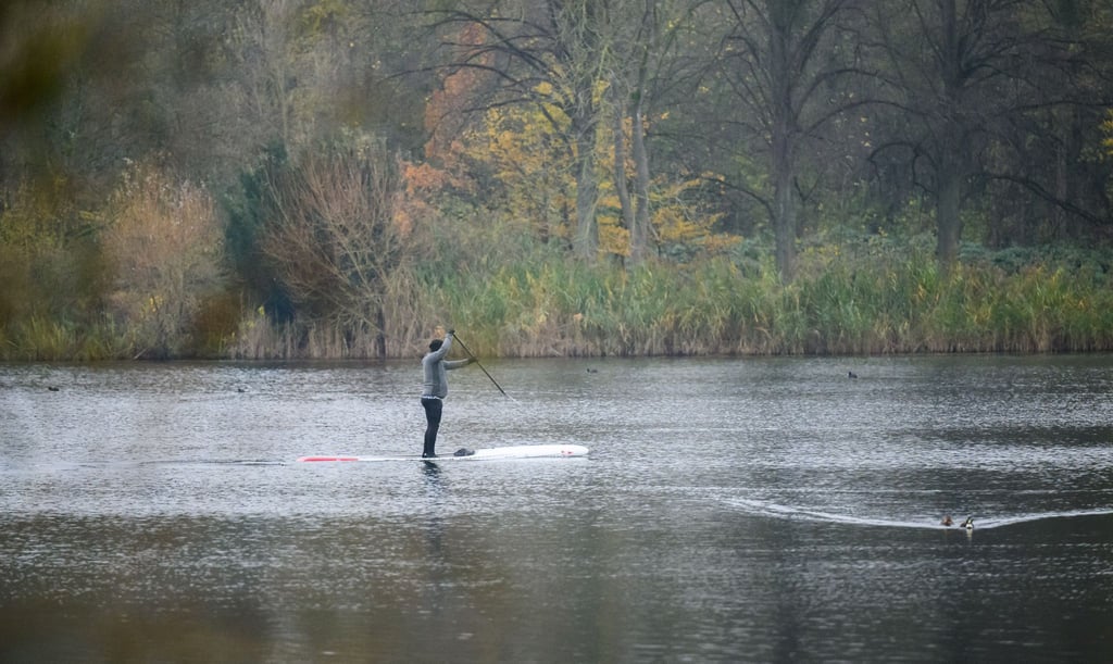 Die nächsten Tage erwartet der Deutsche Wetterdienst für Niedersachsen und Bremen trübes Wetter mit milden Temperaturen. (Symbolbild)