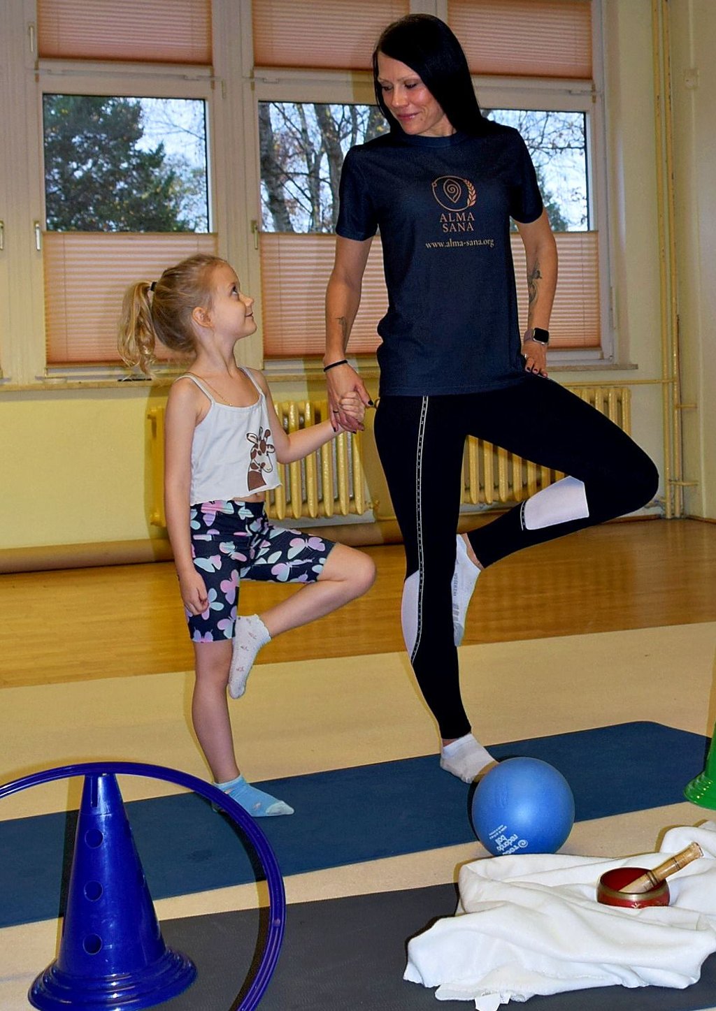 Seit September bietet die 38-Jährige ihren Kurs für Kinder am Mehrgenerationenhaus Görzig an. Tochter Marie ist auch dabei.