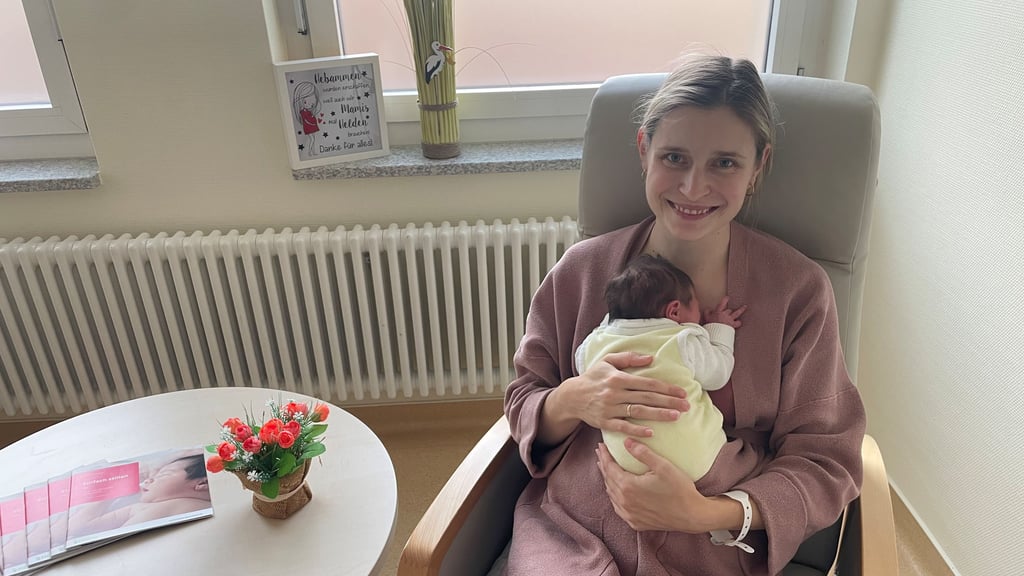 Irma mit ihrer glücklichen Mutter Sophie Ackermann.