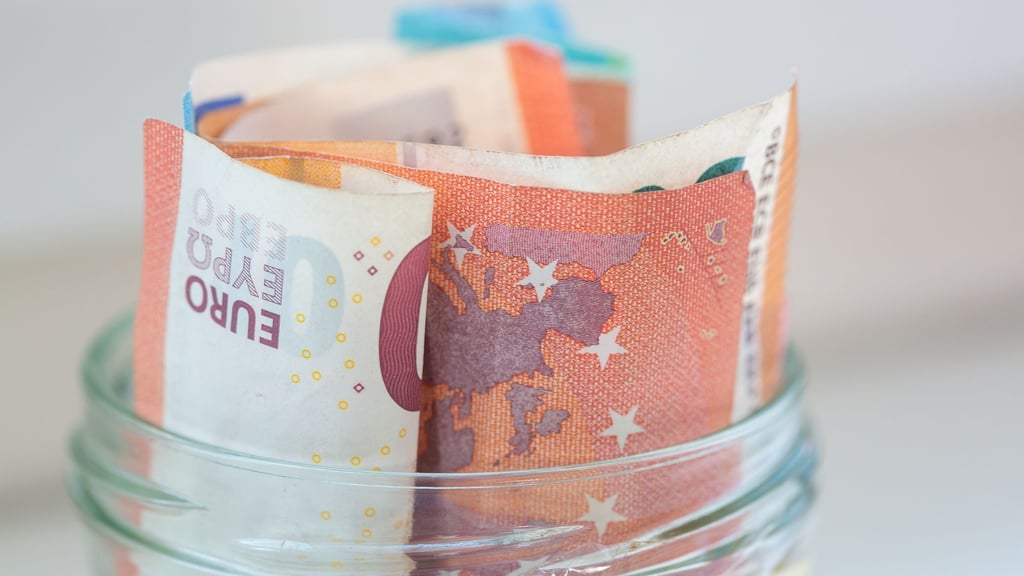 In den ersten neun Monaten spendeten Menschen im Norden pro Spende im Schnitt 34 Euro. (Symbolbild)