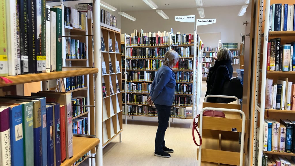 Im Hauptraum der  für Besucher bereits geschlossenen Kreisbibliothek im Bildungshaus „Carl Ritter“ in Quedlinburg soll die neue Stadtbibliothek der Welterbestadt entstehen.