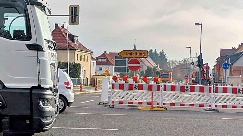 Die Friedensstraße Richtung Holzweißig ist gesperrt. 