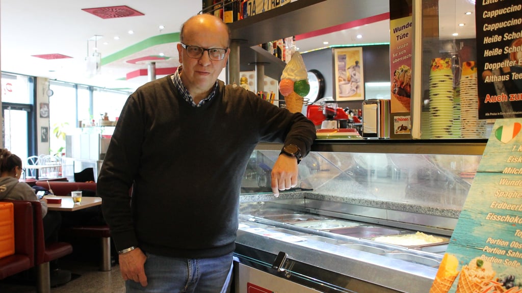 „Ja Italia“ steht auf dem Schild über dem Tresen, doch am Wochenende wird Antonio Lista sein italienisches Lokal Fellini im Charlottencenter schließen.  