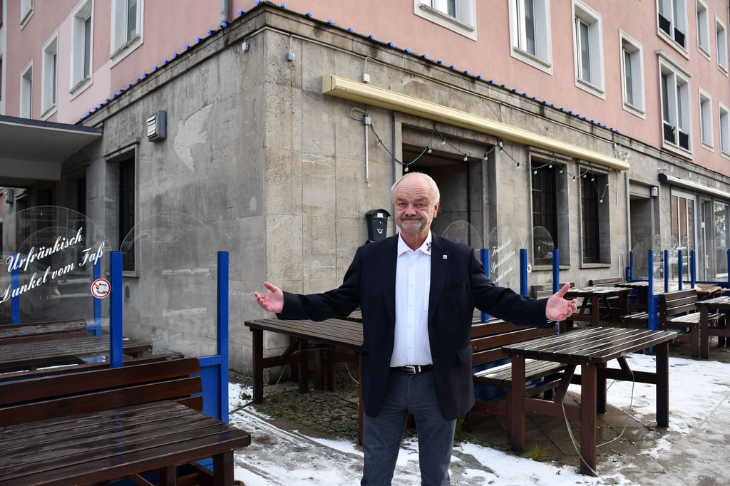 Joachim Fanger eröffnet in der früheren Tucher Stube das Restaurant Magdeburger Otto. Doch die Nicht-Genehmigung seiner Terrasse lässt ihn verzweifeln.