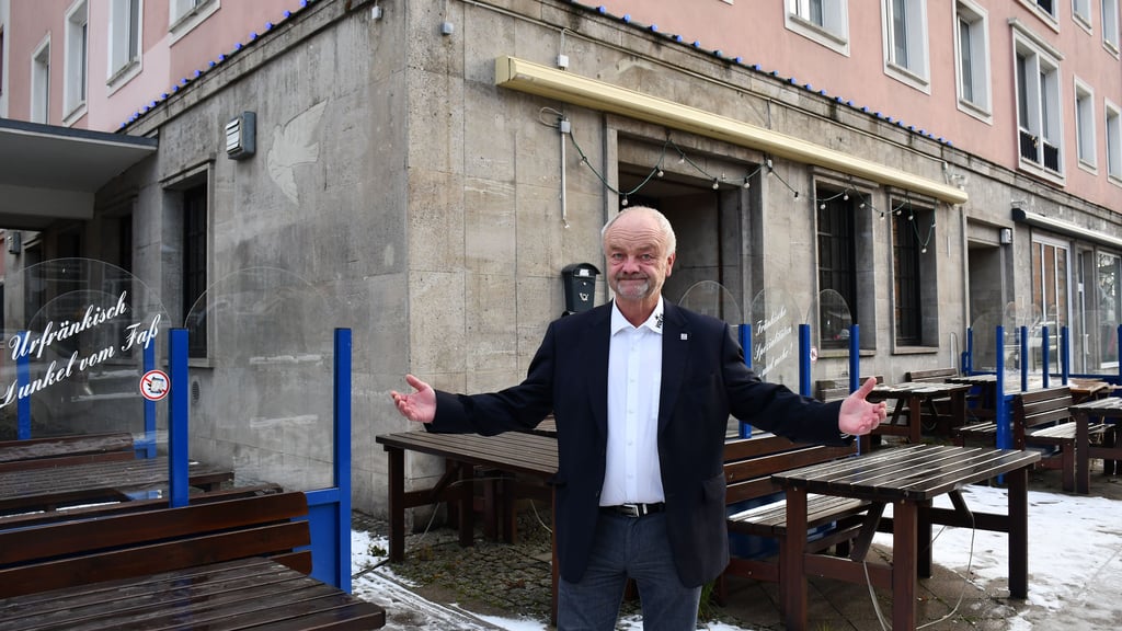 Joachim Fanger eröffnet in der früheren Tucher Stube das Restaurant Magdeburger Otto. Doch die Nicht-Genehmigung seiner Terrasse lässt ihn verzweifeln.