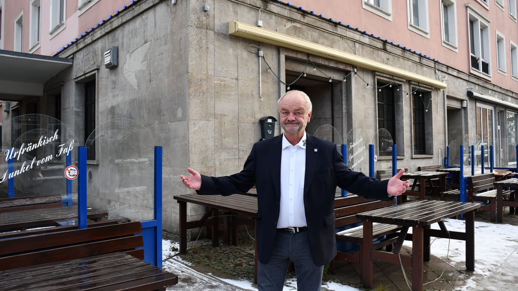 Joachim Fanger eröffnet in der früheren Tucher Stube das Restaurant Magdeburger Otto. Doch die Nicht-Genehmigung seiner Terrasse lässt ihn verzweifeln.