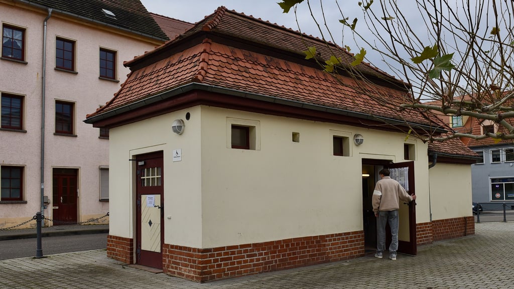 Die WC-Anlage am Klosterplatz ist nach Sanierung wieder geöffnet. 