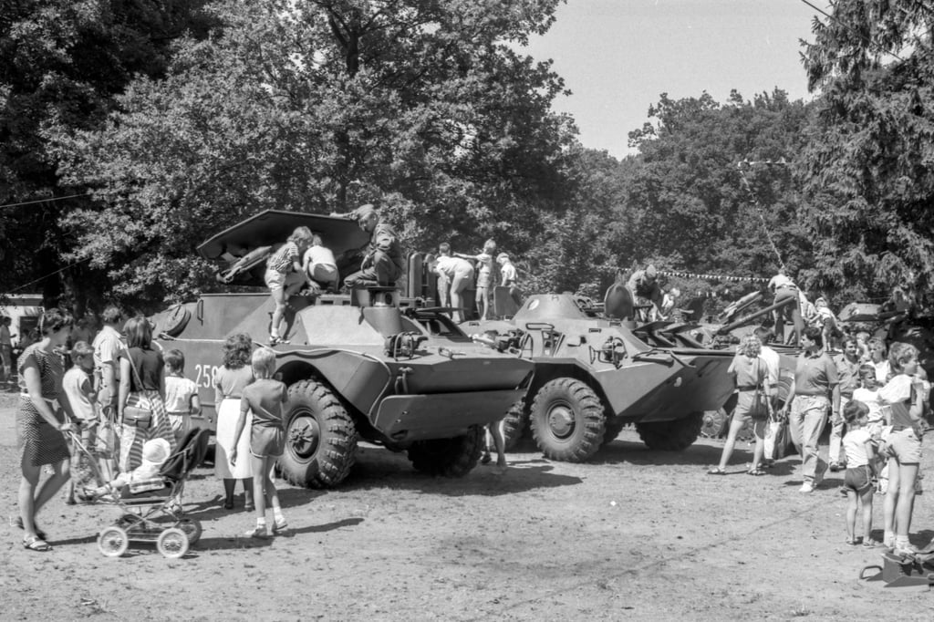 Wehrerziehung in der DDR fing bereits im Kindergarten an.