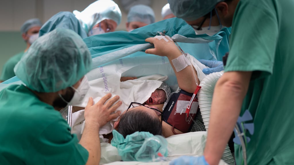 Der sogenannte „Husband Stitch“ sorgt seit Jahren für Diskussionen.