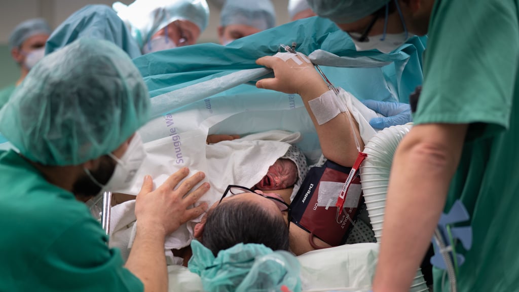 Der sogenannte „Husband Stitch“ sorgt seit Jahren für Diskussionen.