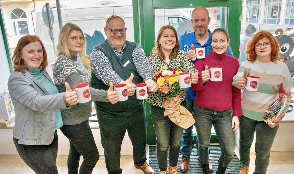 Partner der Neustadtagentur sagen Tina John (4.v.l.) Danke für die gemeinsame Arbeit.
