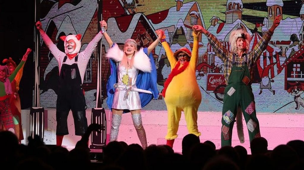 Am Freitag feiert die Weihnachtsrevue im Steintor Premiere. In diesem Jahr dreht sich alles um „Herr Fuchs, Felix und das ewige Weihnachtswunder“.