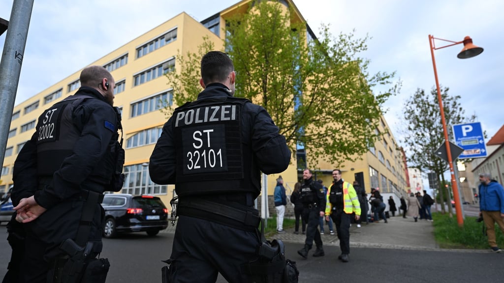 Der Prozess findet im Hochsicherheitstrakt im Gebäude des Justizzentrums Halle statt. (Archivbild)