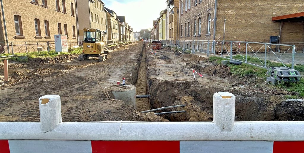 In der Zscherndorfer August-Bebel-Straße haben die Anwohner immer noch keine Gelegenheit, in ihren Grundstücken zu parken.