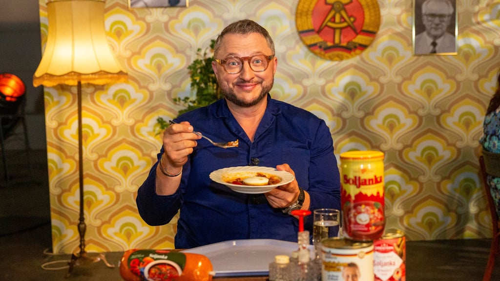 TV-Koch Sebastian Lege ist der "Besseresser" des ZDF. Bereits mehrfach übte Lege harte Kritik an DDR-Produkten und Gerichten aus dem Osten.