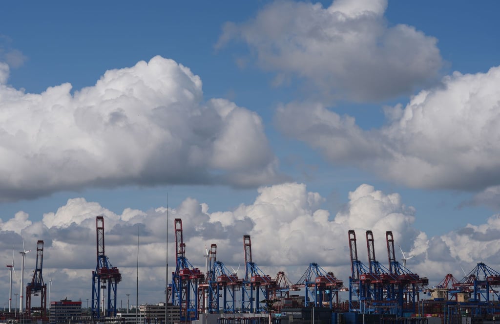 Der Hamburger Hafen ist mit seinen vier Containerterminals Deutschlands größter. (Archivbild)