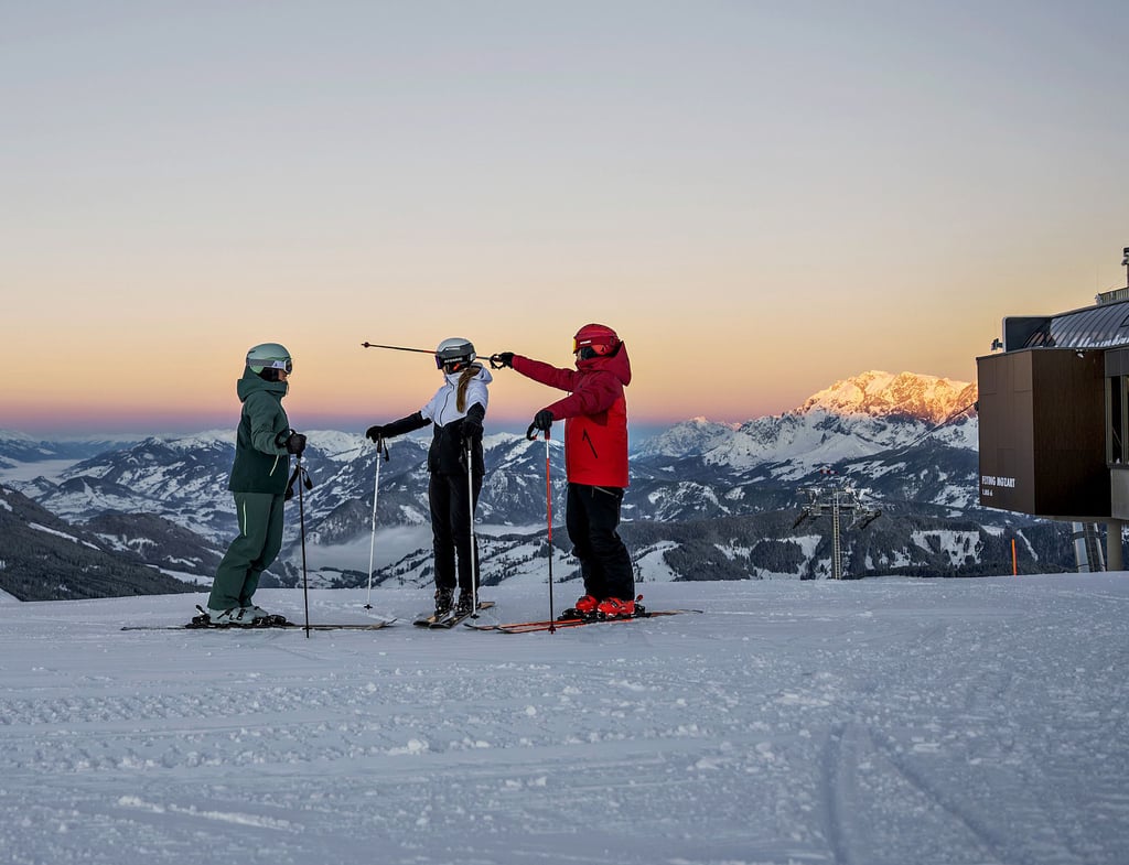 Früh als Erste am Berg: Auf zur Zwölf-Gipel-Tour. 